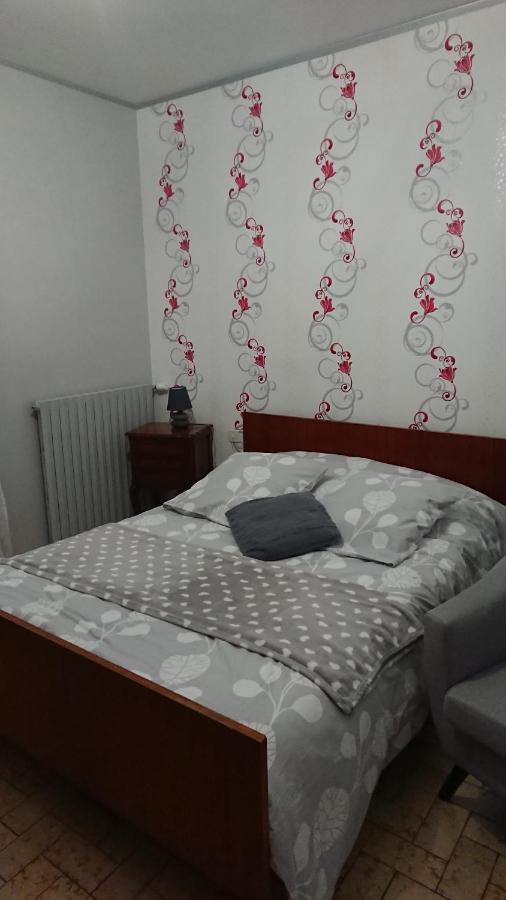 Oldani Apartment Antran Bagian luar foto